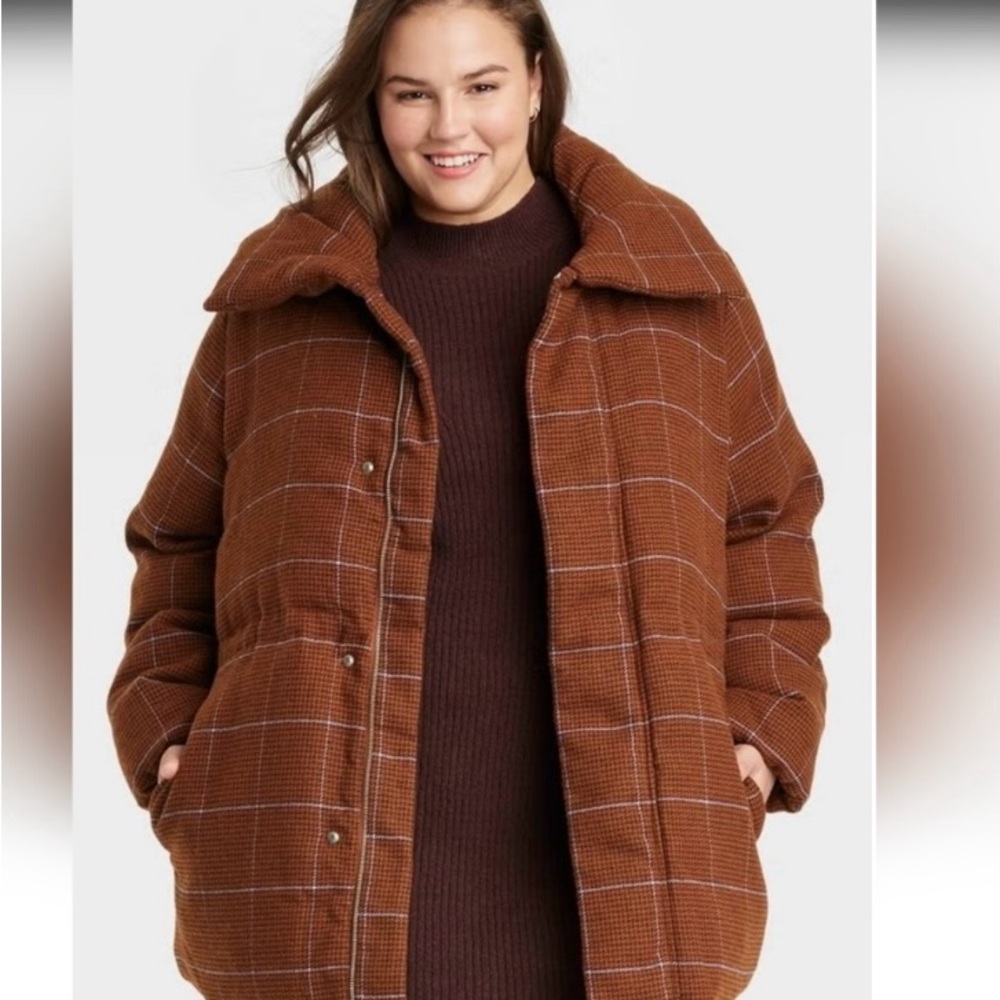 Brown Puffer Coat with Quilted Design and Plush Collar
Brand:A New Day
#N059 - Picture 3 of 3